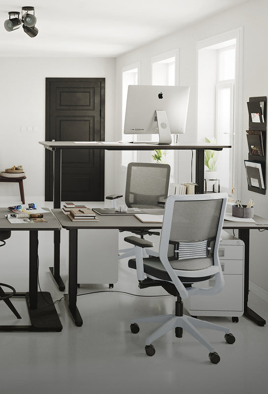 Höhenverstellbare Schreibtische für ein ergonomisches Büro