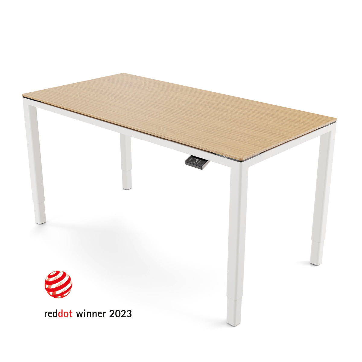 Yaasa Desk Four mit Bambus-Tischplatte und weißem Tischgestell mit Red Dot Winner 2023 Logo