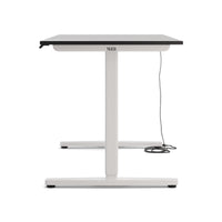 Der Desk Basic von Yaasa ermöglicht ergonomisches Arbeiten im Sitzen und Stehen.