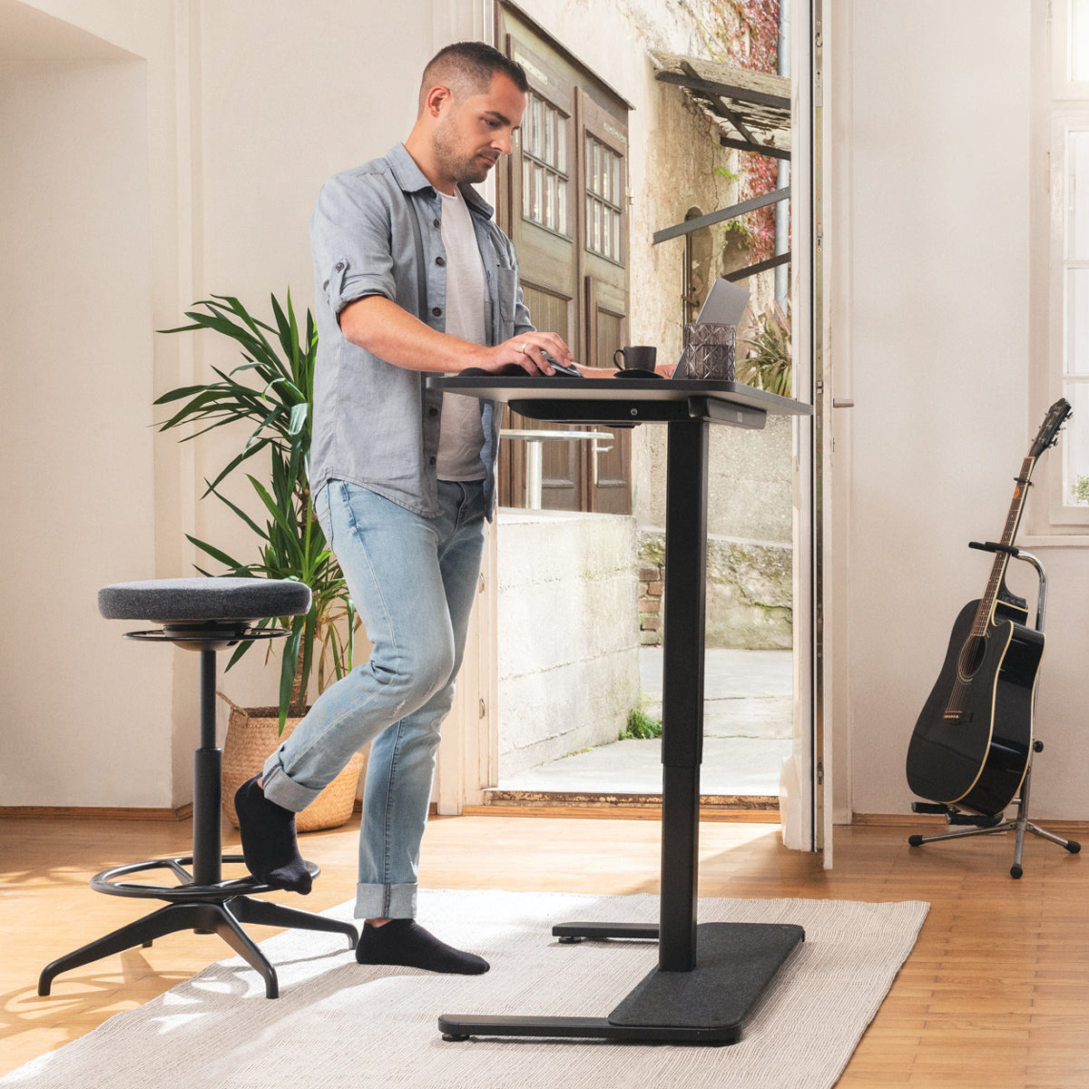 Desk One - Compact Height-Adjustable Desk | Yaasa