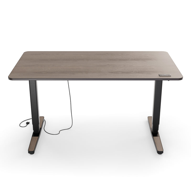 Desk Pro 2 in Eiche in der Größe 139 x 75 cm mit integriertem Handschalter zur Höhenverstellung.