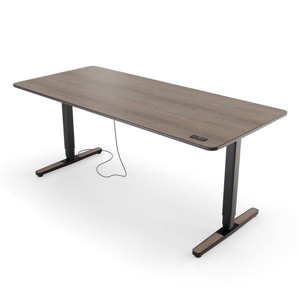 Desk Pro 2 von Yaasa in der Größe 180 x 80 cm und in der Farbe Eiche.