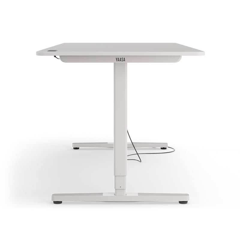 Desk Pro 2 180 x 80 cm mit weißem Tischrahmen und hellgrauer Tischplatte.